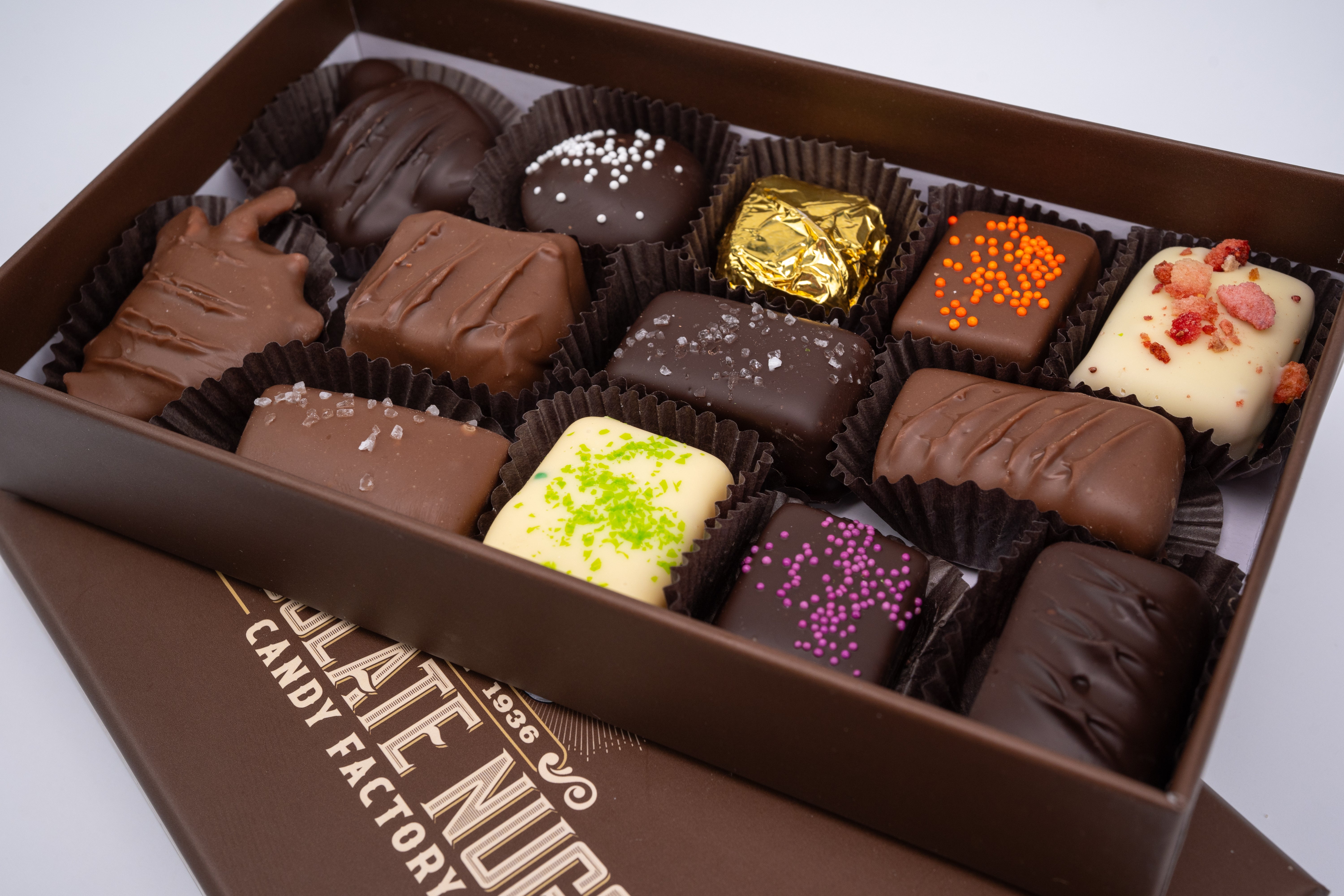 1/2 lb Deluxe Assorted Chocolate Gift Box – Chocolate Nugget Candy